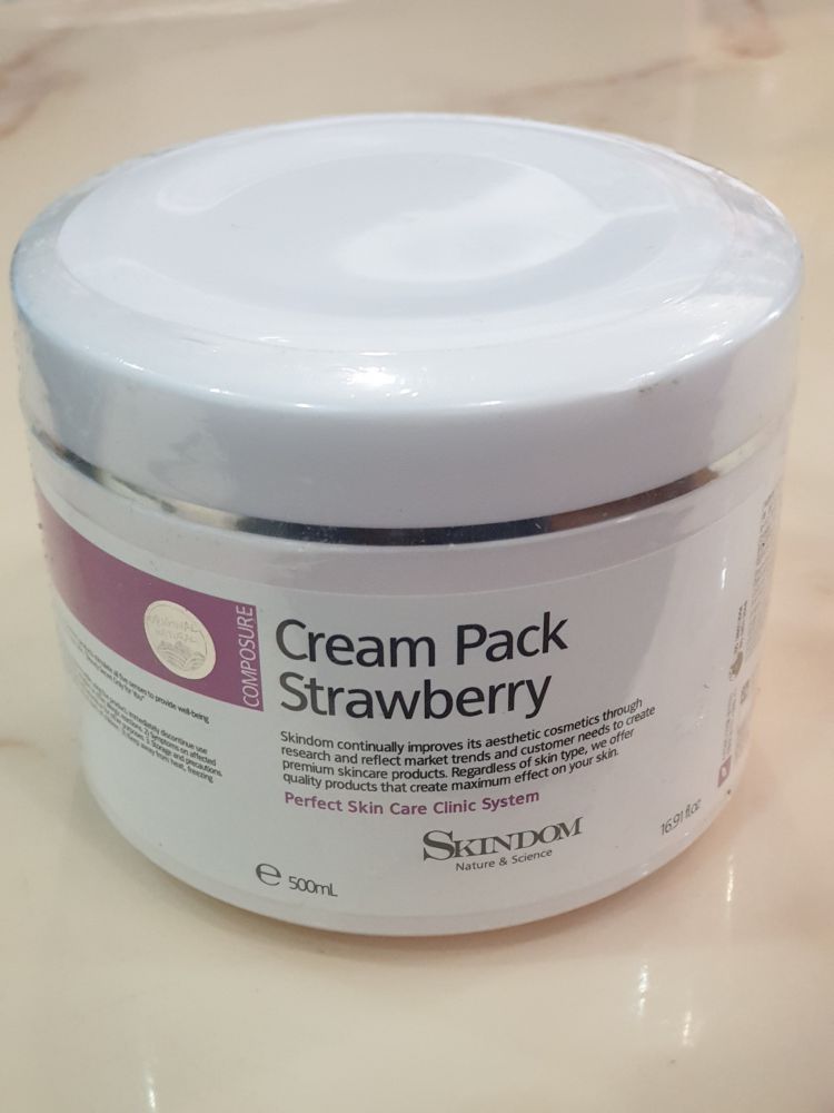 Cream Pack Strawberry Skindom ̀̀́́̃500ml - Mặt nạ kem chống lão hóa với chiết xuất dâu tây